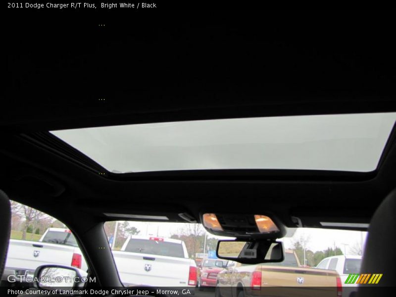Bright White / Black 2011 Dodge Charger R/T Plus