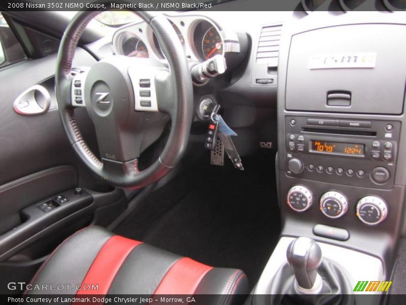 Dashboard of 2008 350Z NISMO Coupe