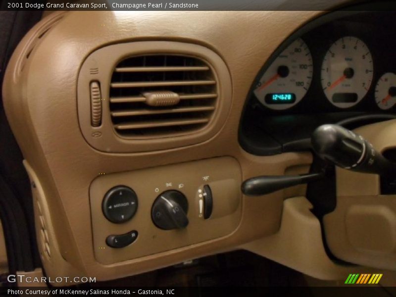 Champagne Pearl / Sandstone 2001 Dodge Grand Caravan Sport