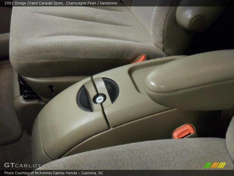 Champagne Pearl / Sandstone 2001 Dodge Grand Caravan Sport