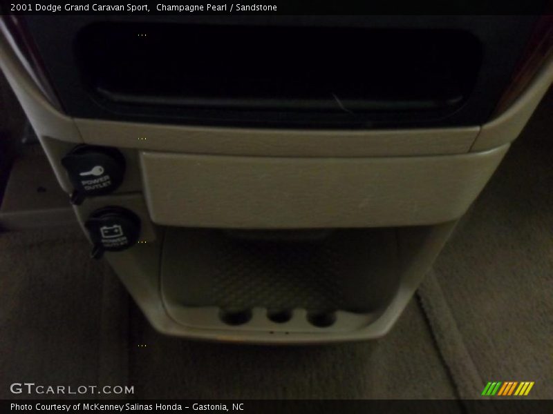 Champagne Pearl / Sandstone 2001 Dodge Grand Caravan Sport