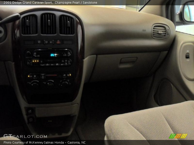 Champagne Pearl / Sandstone 2001 Dodge Grand Caravan Sport