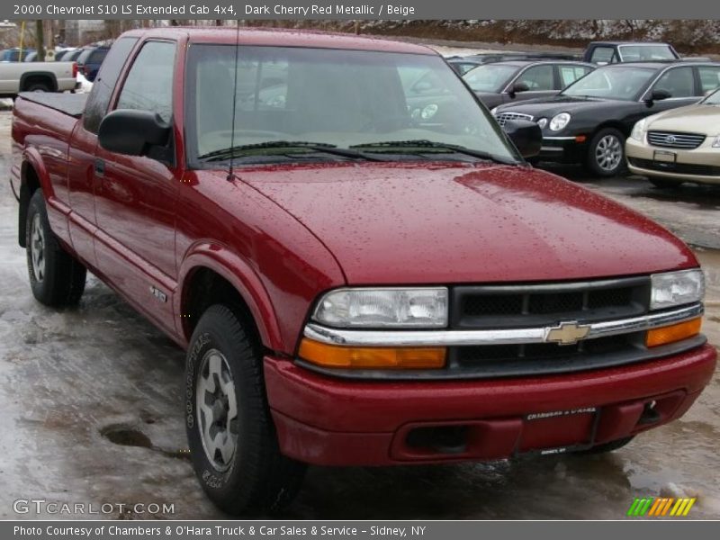 Front 3/4 View of 2000 S10 LS Extended Cab 4x4