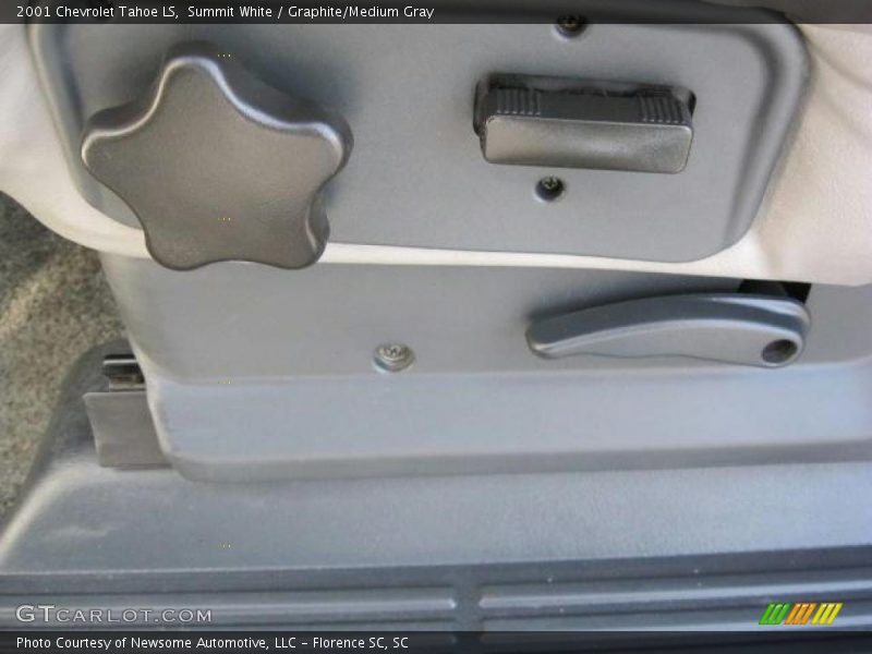 Summit White / Graphite/Medium Gray 2001 Chevrolet Tahoe LS