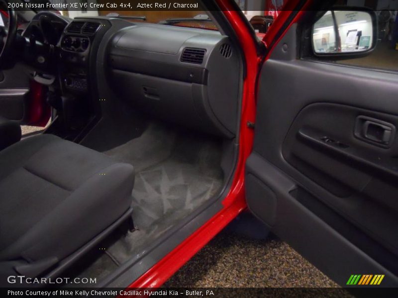 Aztec Red / Charcoal 2004 Nissan Frontier XE V6 Crew Cab 4x4