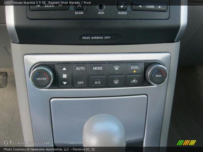 Radiant Silver Metallic / Frost 2007 Nissan Maxima 3.5 SE