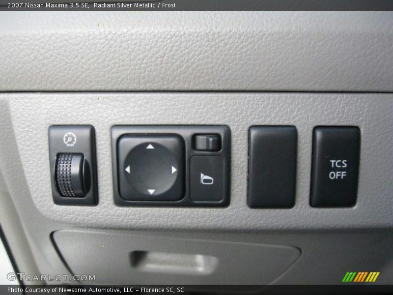 Radiant Silver Metallic / Frost 2007 Nissan Maxima 3.5 SE