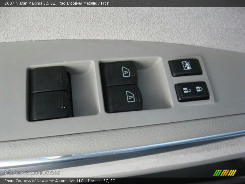 Radiant Silver Metallic / Frost 2007 Nissan Maxima 3.5 SE