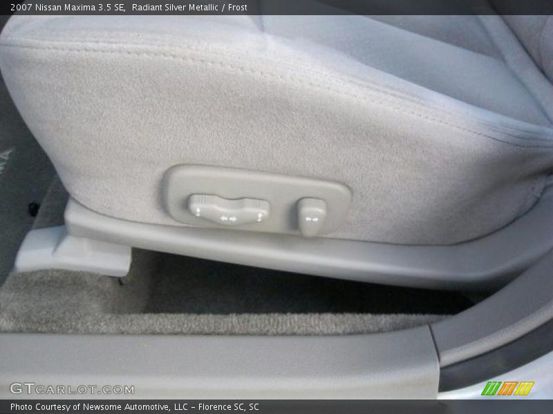 Radiant Silver Metallic / Frost 2007 Nissan Maxima 3.5 SE