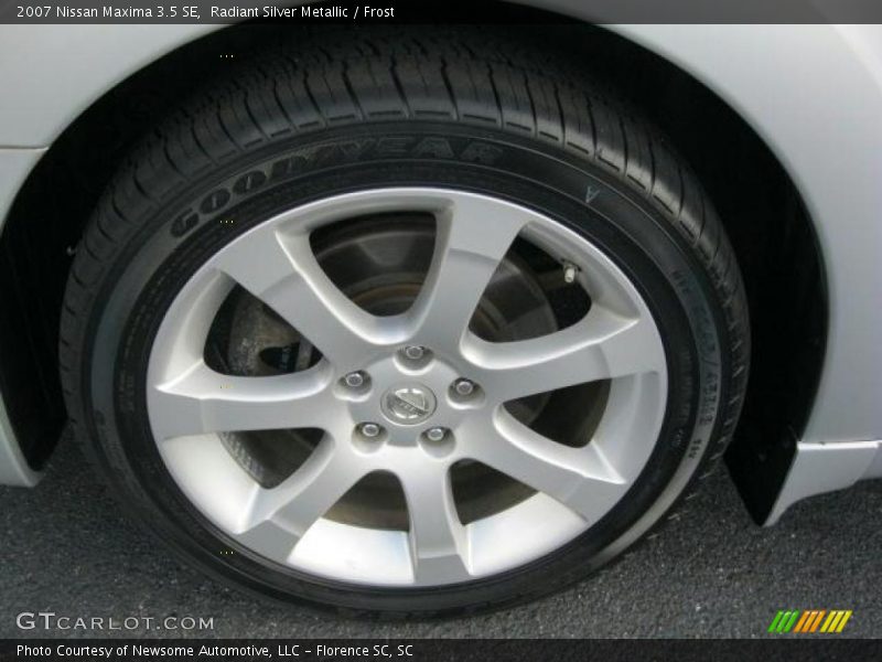Radiant Silver Metallic / Frost 2007 Nissan Maxima 3.5 SE