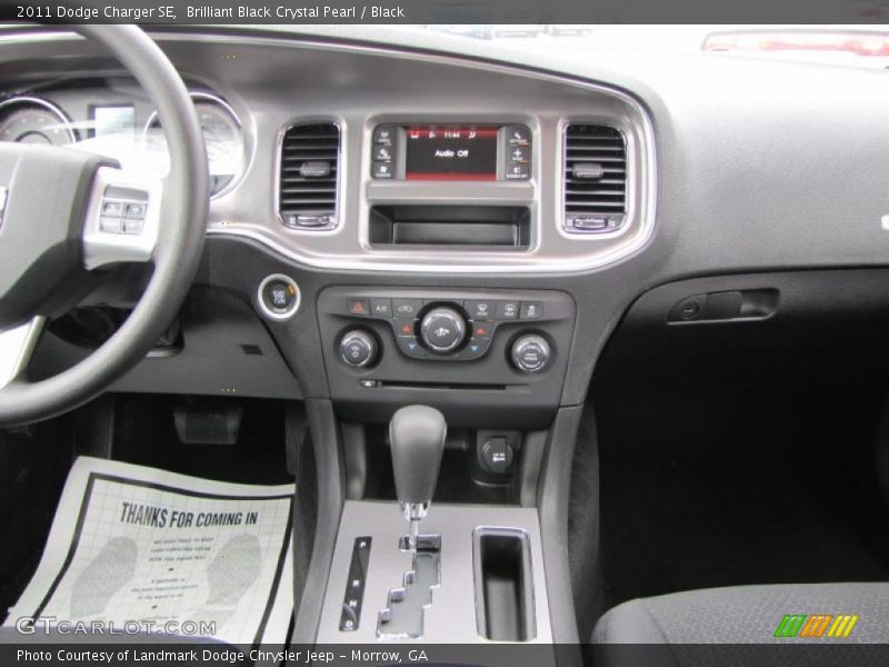 Brilliant Black Crystal Pearl / Black 2011 Dodge Charger SE