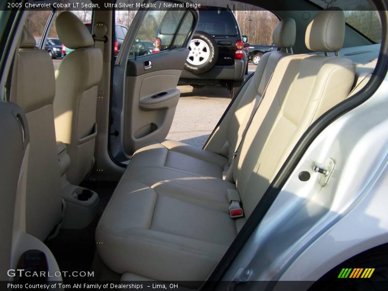Ultra Silver Metallic / Neutral Beige 2005 Chevrolet Cobalt LT Sedan