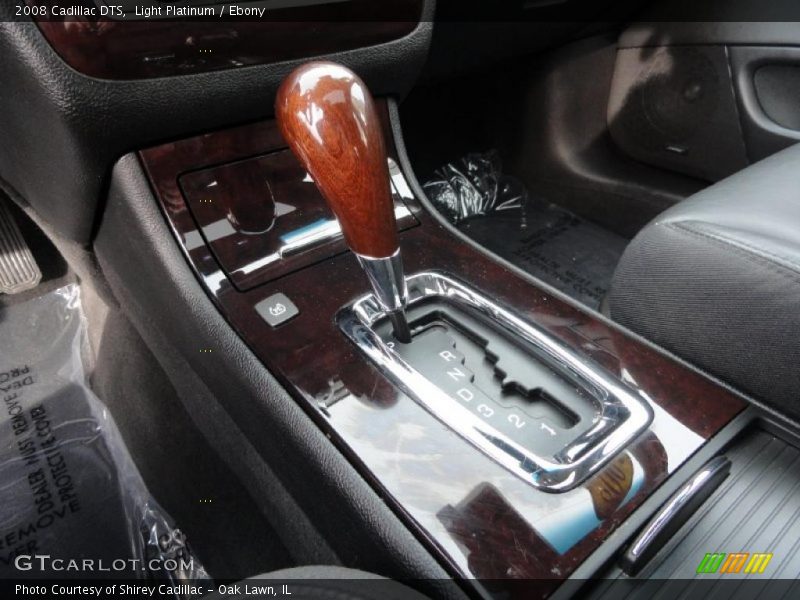Light Platinum / Ebony 2008 Cadillac DTS