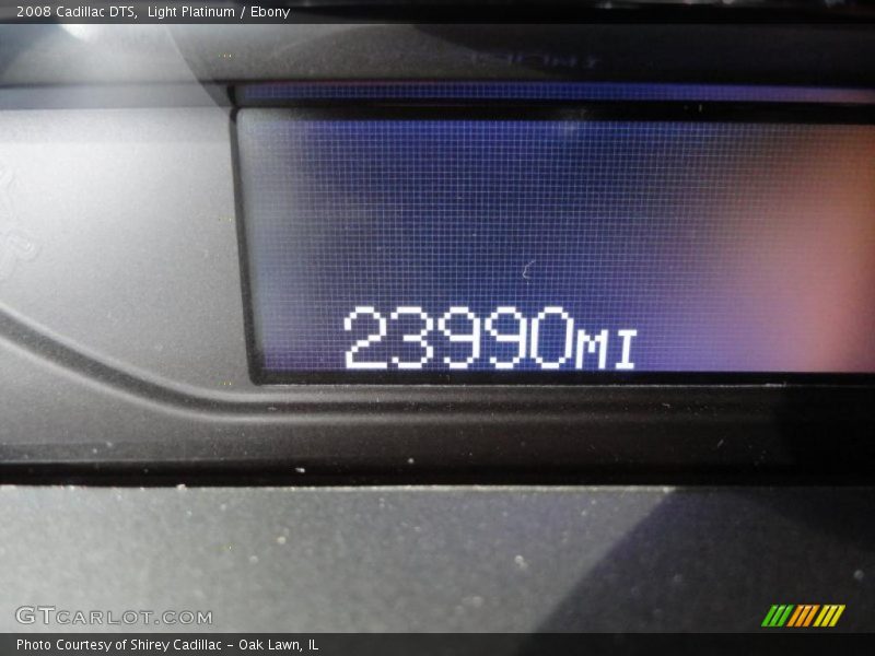 Light Platinum / Ebony 2008 Cadillac DTS