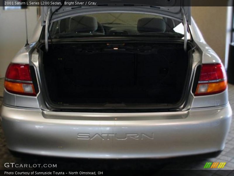 Bright Silver / Gray 2001 Saturn L Series L200 Sedan