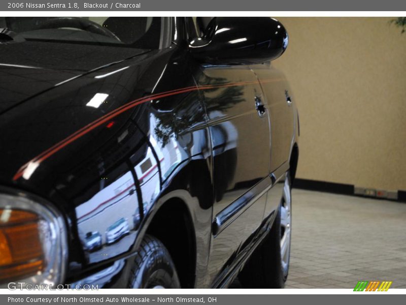 Blackout / Charcoal 2006 Nissan Sentra 1.8