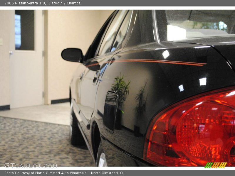Blackout / Charcoal 2006 Nissan Sentra 1.8