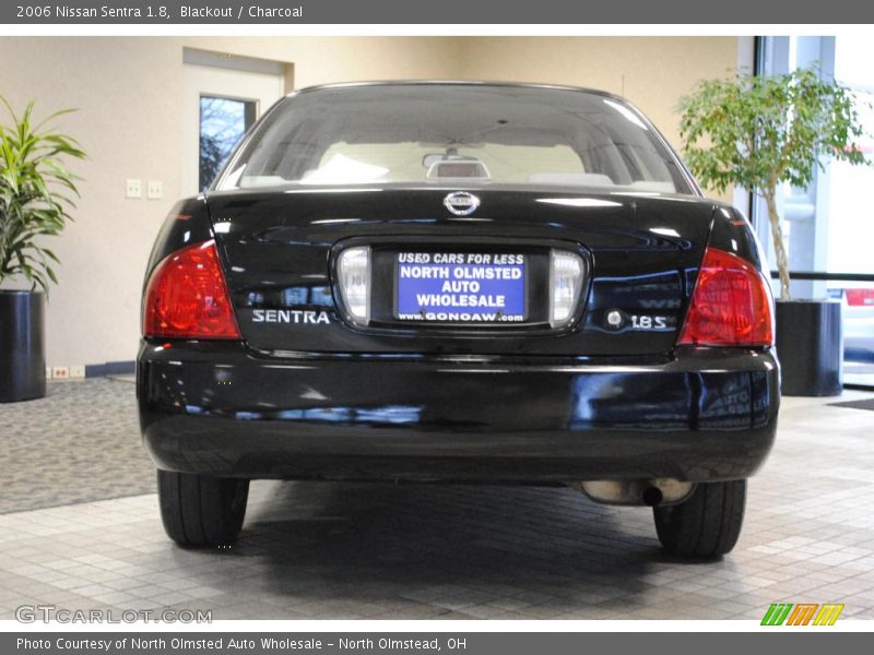 Blackout / Charcoal 2006 Nissan Sentra 1.8