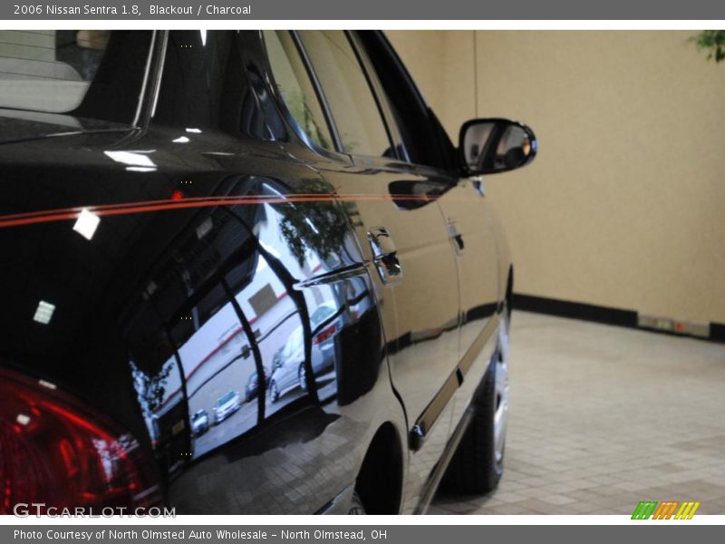 Blackout / Charcoal 2006 Nissan Sentra 1.8