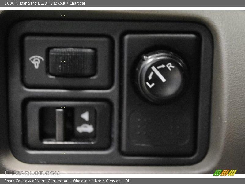 Blackout / Charcoal 2006 Nissan Sentra 1.8