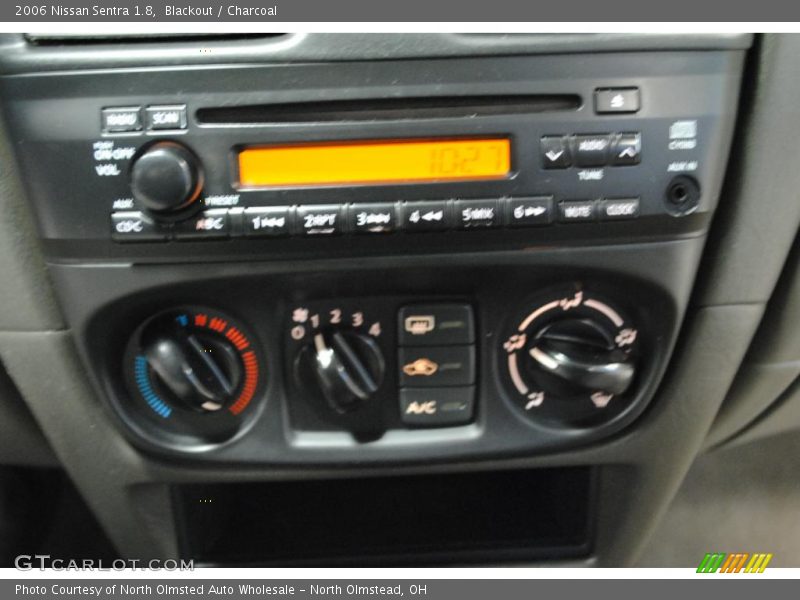 Blackout / Charcoal 2006 Nissan Sentra 1.8