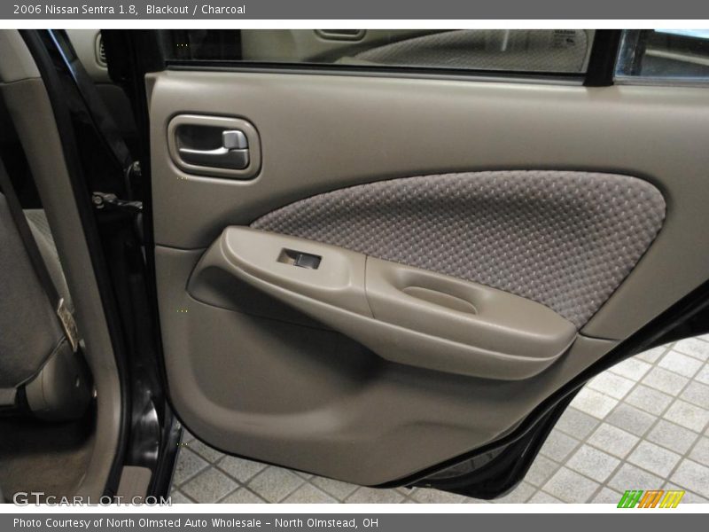 Blackout / Charcoal 2006 Nissan Sentra 1.8