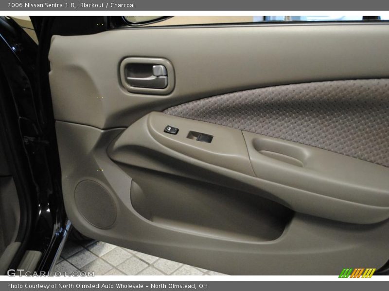 Blackout / Charcoal 2006 Nissan Sentra 1.8