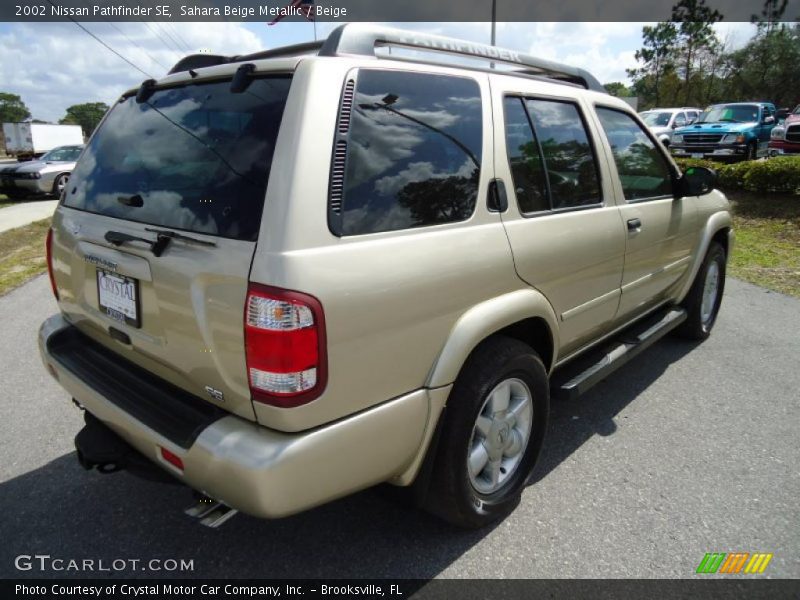 Sahara Beige Metallic / Beige 2002 Nissan Pathfinder SE
