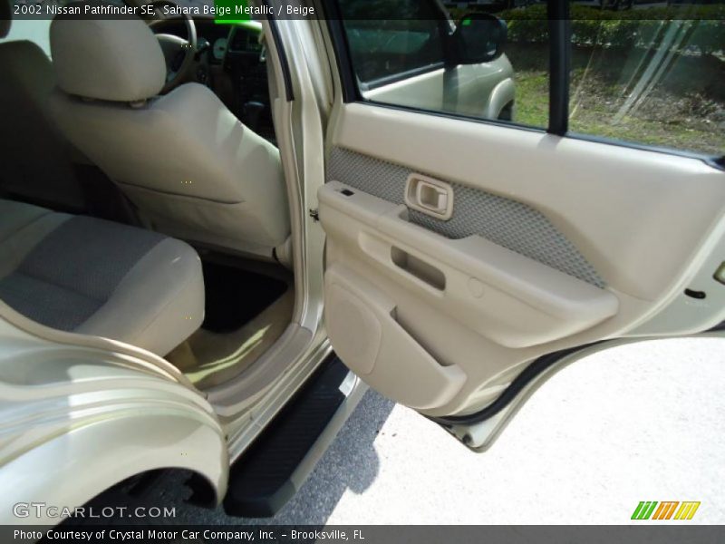 Sahara Beige Metallic / Beige 2002 Nissan Pathfinder SE