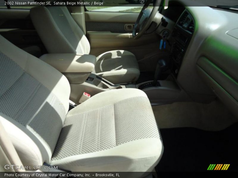 Sahara Beige Metallic / Beige 2002 Nissan Pathfinder SE