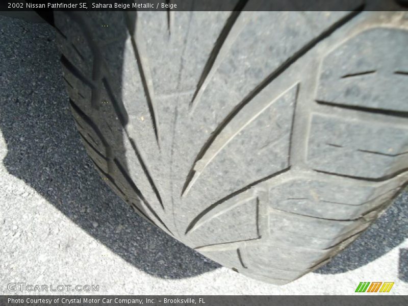 Sahara Beige Metallic / Beige 2002 Nissan Pathfinder SE