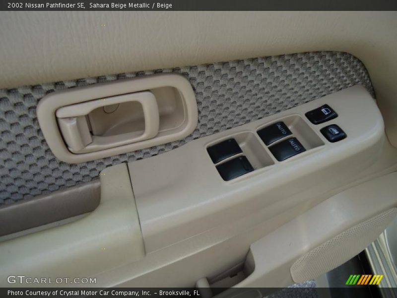 Sahara Beige Metallic / Beige 2002 Nissan Pathfinder SE