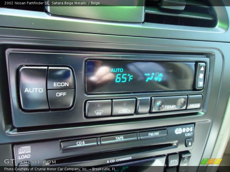 Sahara Beige Metallic / Beige 2002 Nissan Pathfinder SE