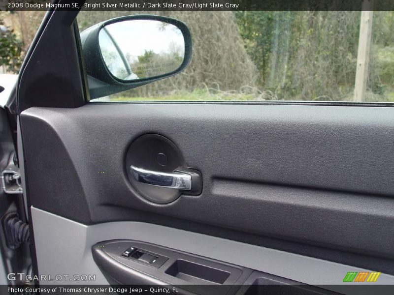 Bright Silver Metallic / Dark Slate Gray/Light Slate Gray 2008 Dodge Magnum SE