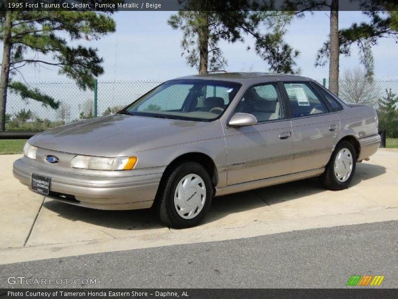 Front 3/4 View of 1995 Taurus GL Sedan