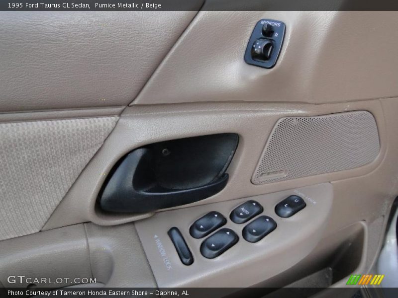 Controls of 1995 Taurus GL Sedan