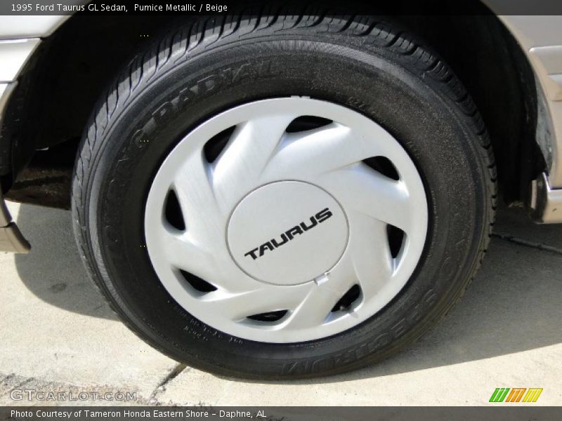  1995 Taurus GL Sedan Wheel