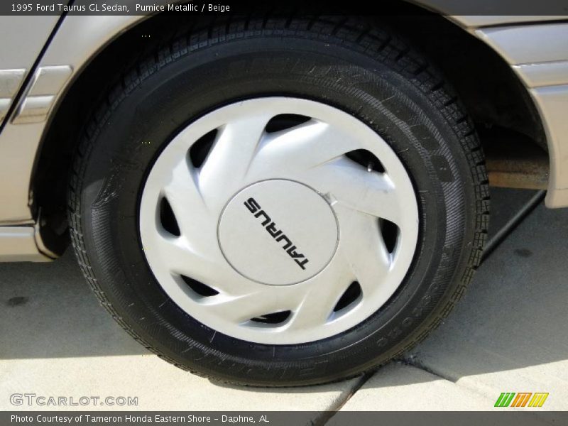  1995 Taurus GL Sedan Wheel