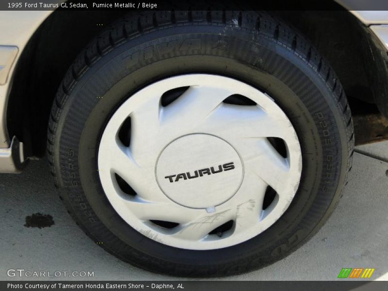  1995 Taurus GL Sedan Wheel