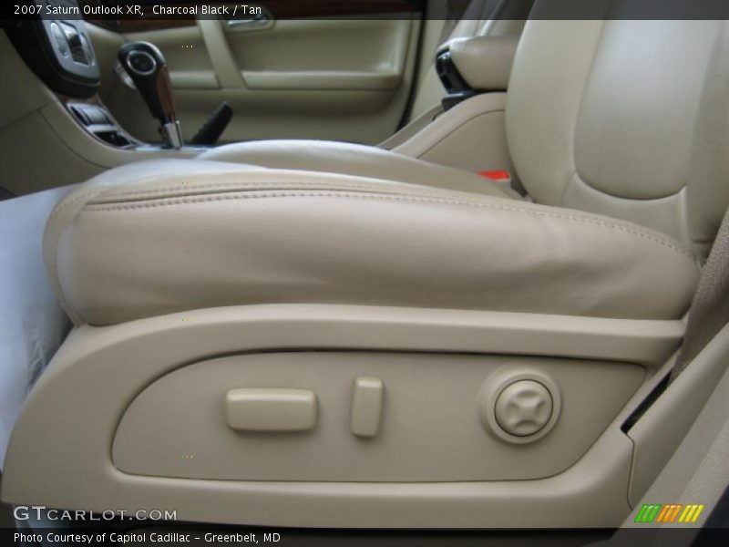 Charcoal Black / Tan 2007 Saturn Outlook XR
