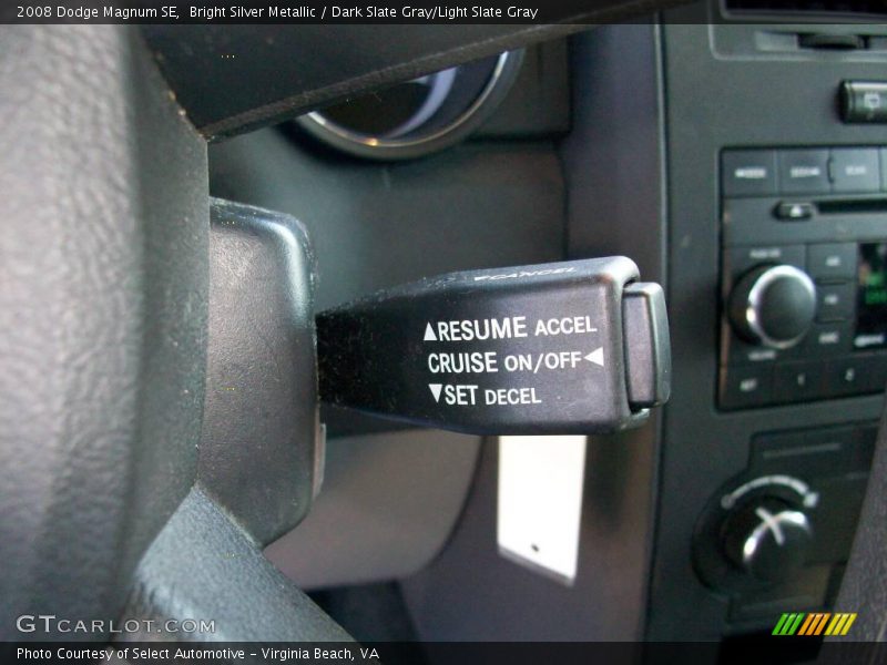 Bright Silver Metallic / Dark Slate Gray/Light Slate Gray 2008 Dodge Magnum SE