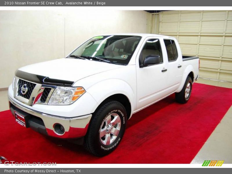 Avalanche White / Beige 2010 Nissan Frontier SE Crew Cab