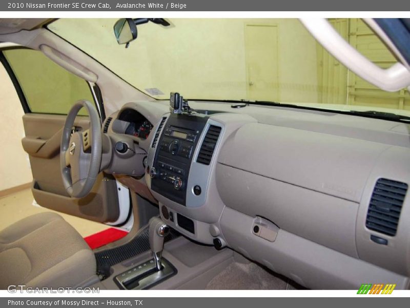 Avalanche White / Beige 2010 Nissan Frontier SE Crew Cab