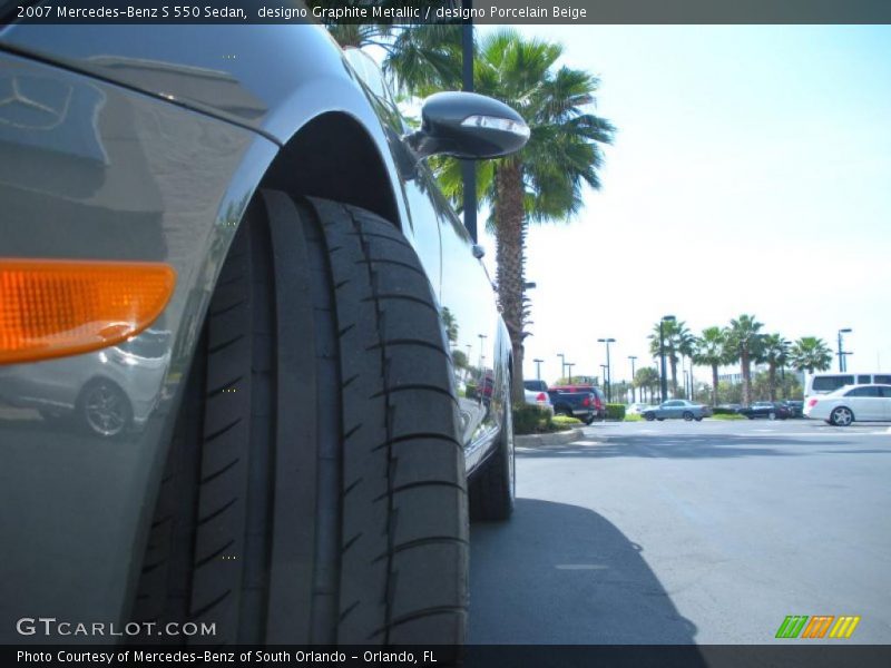 designo Graphite Metallic / designo Porcelain Beige 2007 Mercedes-Benz S 550 Sedan
