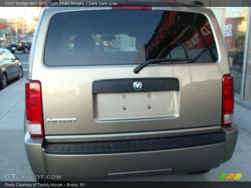 Light Khaki Metallic / Dark Slate Gray 2007 Dodge Nitro SXT