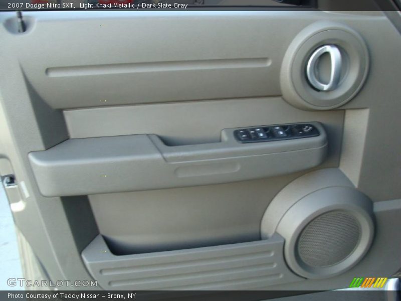 Light Khaki Metallic / Dark Slate Gray 2007 Dodge Nitro SXT