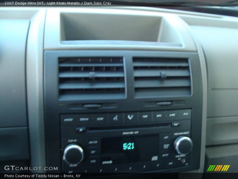 Light Khaki Metallic / Dark Slate Gray 2007 Dodge Nitro SXT