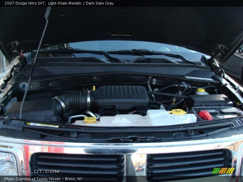 Light Khaki Metallic / Dark Slate Gray 2007 Dodge Nitro SXT