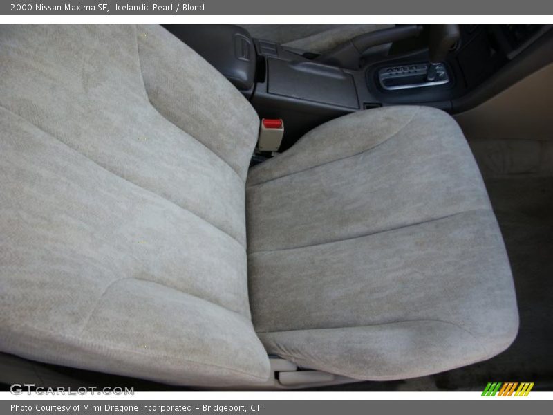 Icelandic Pearl / Blond 2000 Nissan Maxima SE