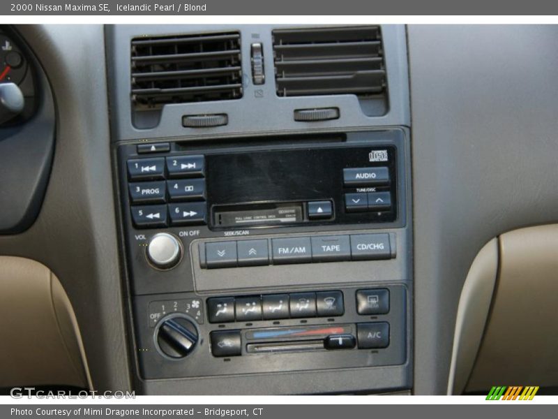 Icelandic Pearl / Blond 2000 Nissan Maxima SE